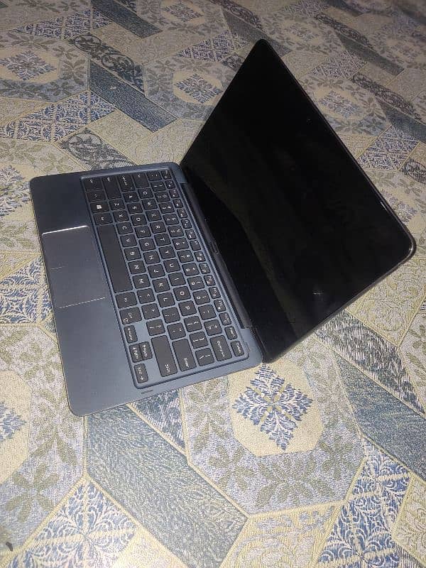 Dell Laptop touch screen 6th gen 1