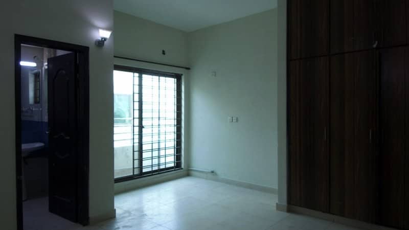 10 Marla 3 Bed Flat For Rent In Askari 11 Lahore 6