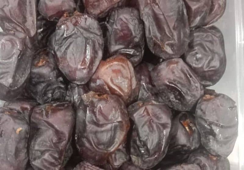 Fresh khajoor Nagina Dates 1