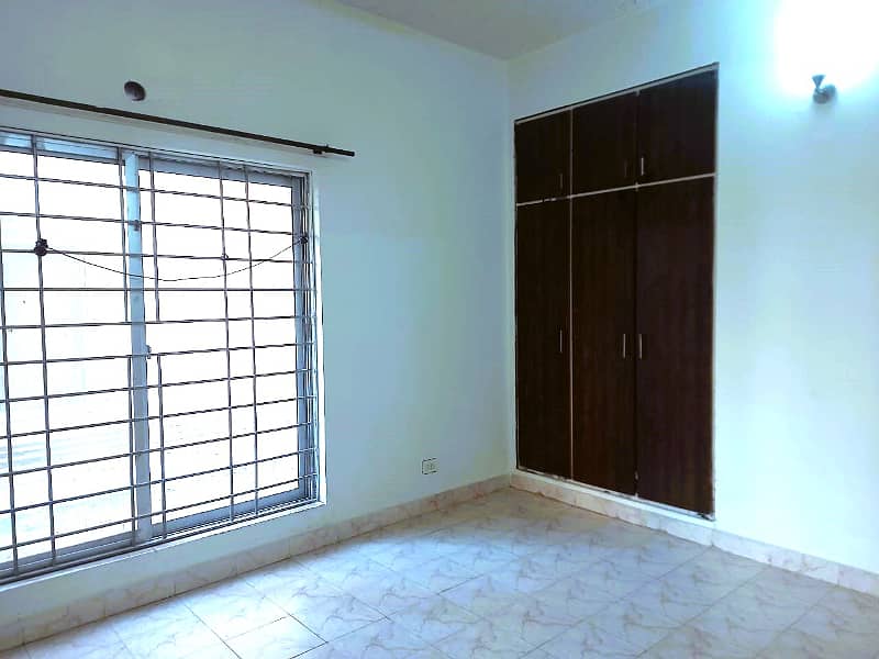 5 Marla 2 Bedroom unfurnished Apartment for Rent Askari 11 Lahore 6