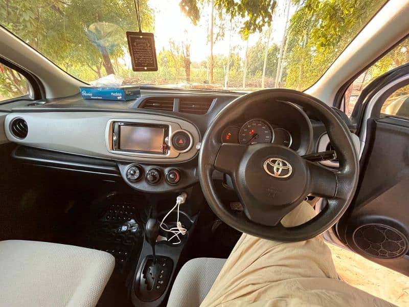 Toyota Vitz 2014 3