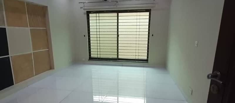 01 KANAL DESIGNER LUXURY UPPER PORTION AVAILABLE FOR RENT 4