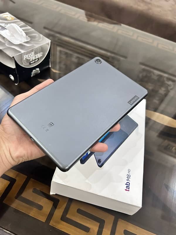 Lenovo Tab M8HD 0