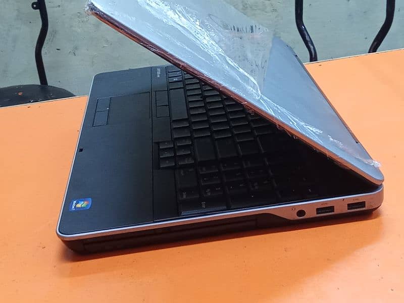 Laptop Dell Latitude 6540 2