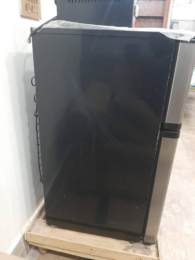 Esquire DD 45L Refrigerator ESQ-45 2