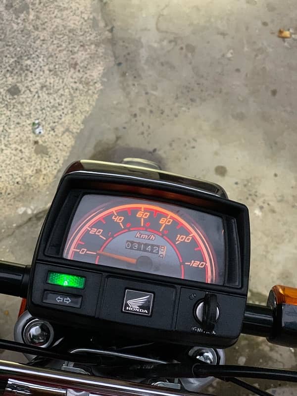 HONDA CD 70 APPLIED FOR ZERO METER CONDITION 14