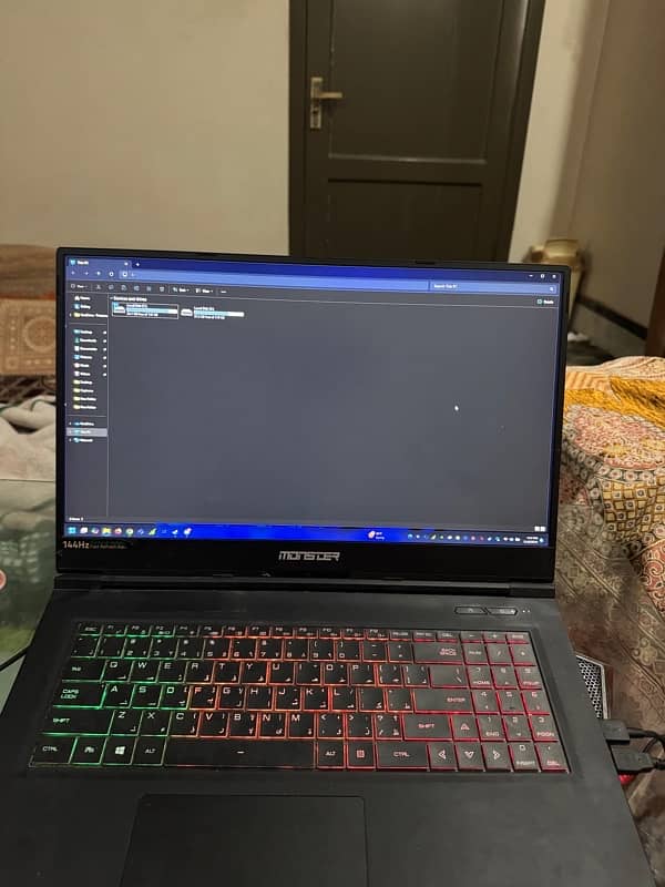 Monster 10th gen i7 10875H RTX 2060 6Gb  16gb Ram 144hz gaming laptop 3