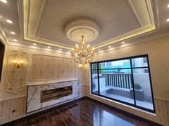 10 Marla Luxury House with spanish interior Available for sale In Hussain Block Bahria Town Lahore