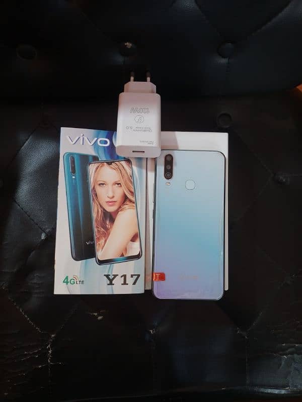 vivo y17 (8/128) ram with box and charger Lush condition 10/10 0