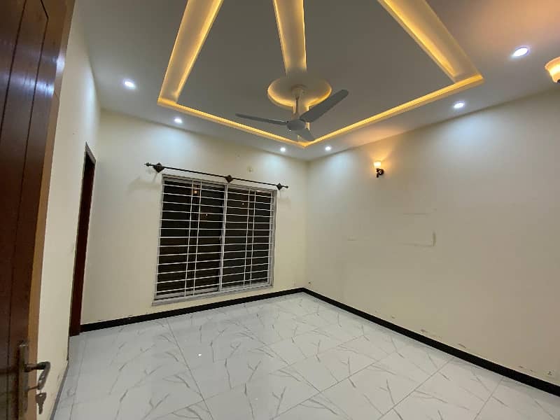 10 Marla Like Brand New Full House Available For Rent Bahria town phase 8 Rawalpindi 16