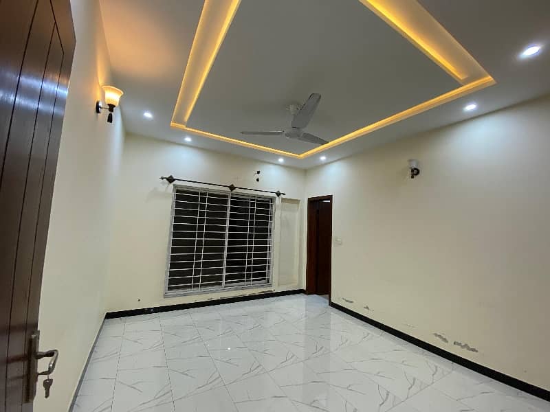 10 Marla Like Brand New Full House Available For Rent Bahria town phase 8 Rawalpindi 25