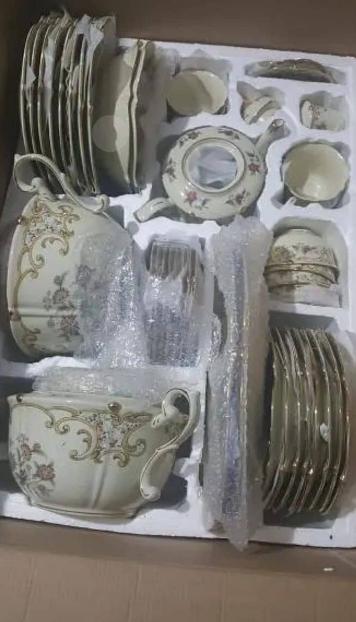 4 different dinner set brand new untouched available now 2