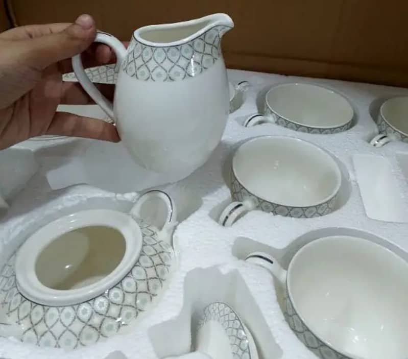 4 different dinner set brand new untouched available now 7