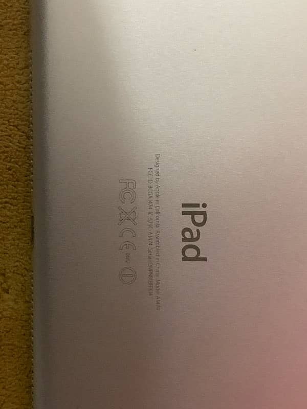 Apple iPad - Excellent Condition, Great Price! 2