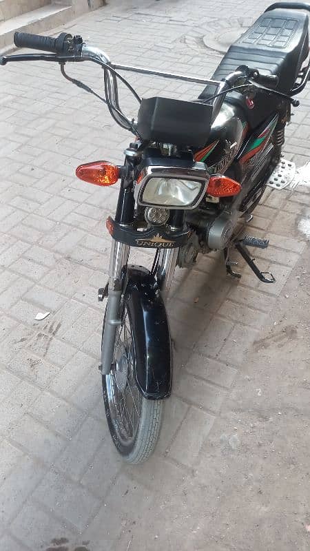 bike 10/10 hai engine se gari ok hi gari m ek pesse ka bhi  kam nh hai 3