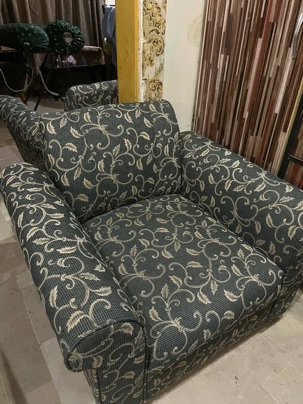 6 seater Sofa Set for Urgent Sale 0