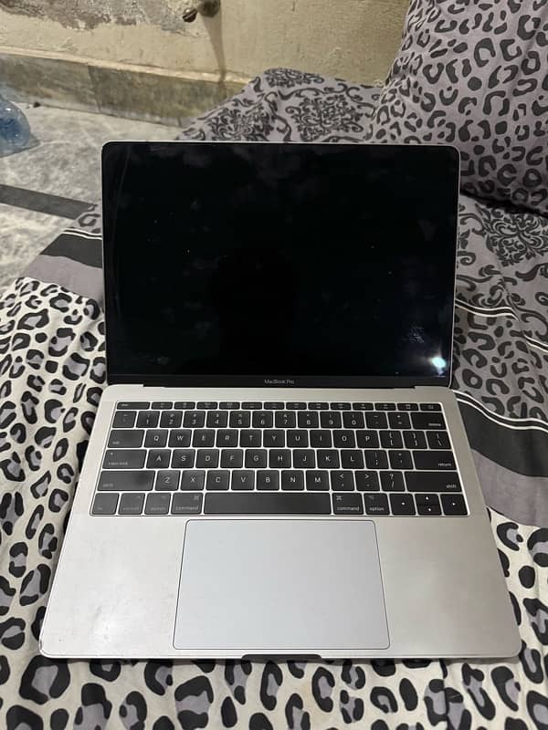 Macbook Pro 2017 8GB | 128GB 0