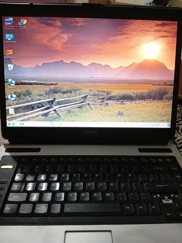 Toshiba laptop for urgent sale Windows 7 price kam ho jayegi 0