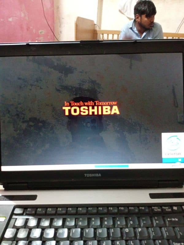 Toshiba laptop for urgent sale Windows 7 price kam ho jayegi 10