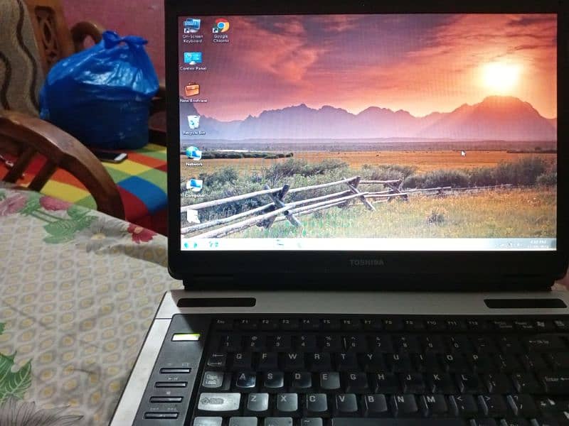 Toshiba laptop for urgent sale Windows 7 price kam ho jayegi 14