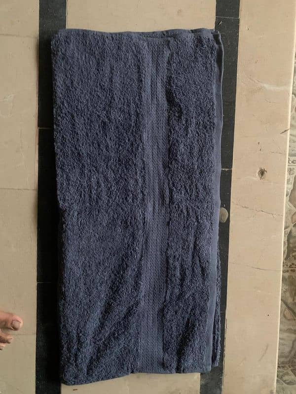 BATH TOWEL IN GREY COLOUR 3