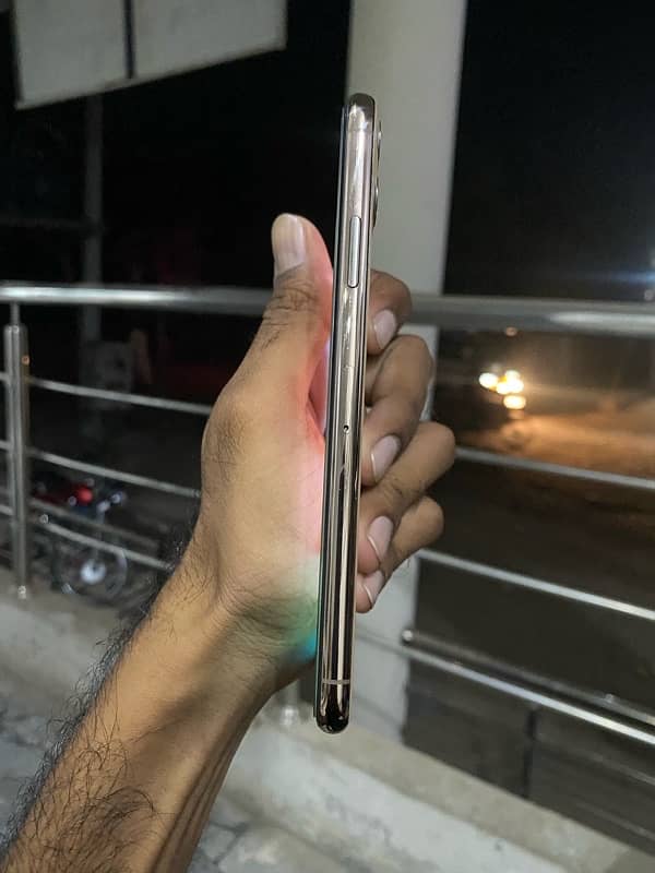 iPhone 11 Pro max 2