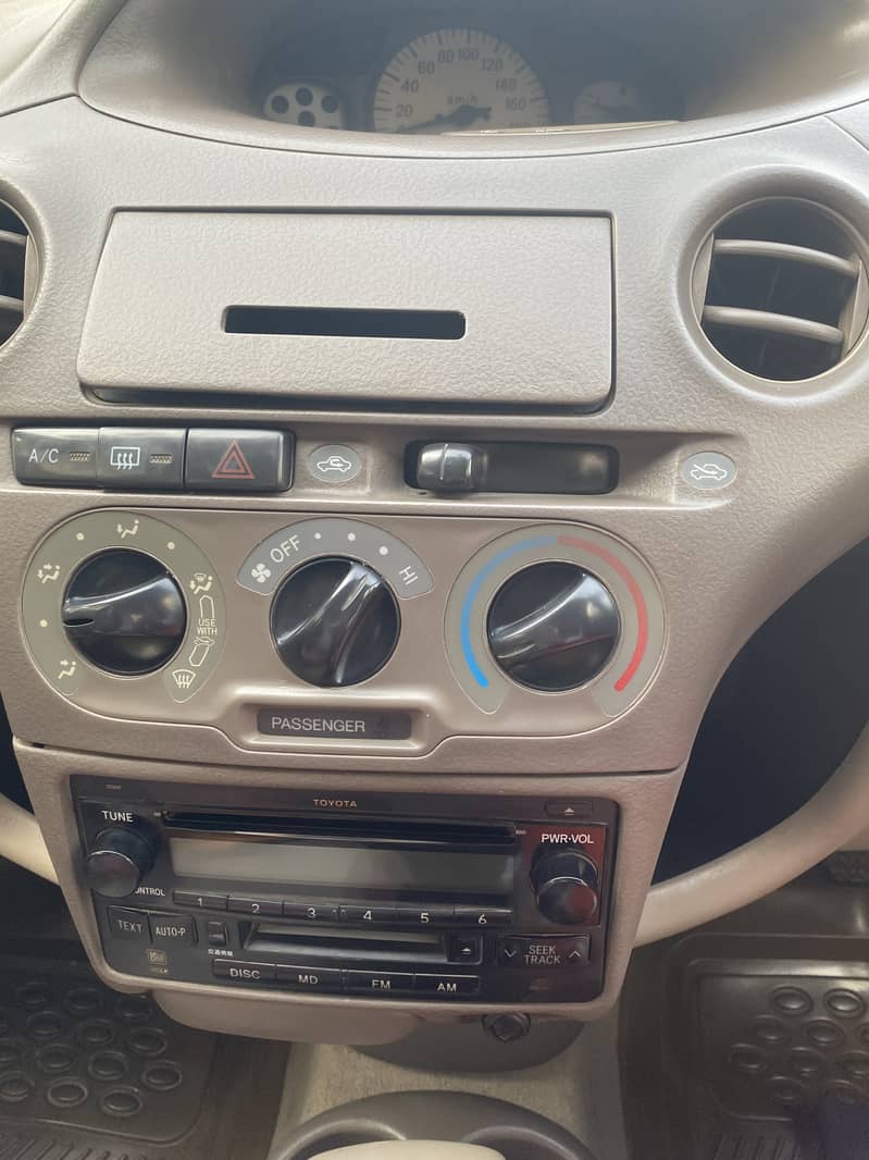 Toyota Platz 2003 Automatic 3