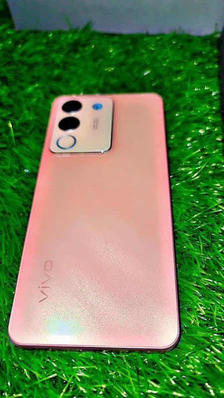 vivo v29e in 10/10 condition 2