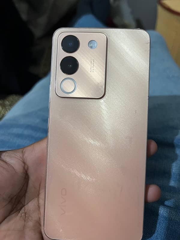 vivo v29e    . 7    8 months warranty 1