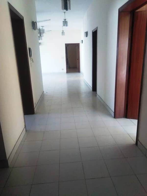 01 Kanal Tiles Floor Beautiful Upper Portion Available For Rent in DHA Lahore Cantt 10