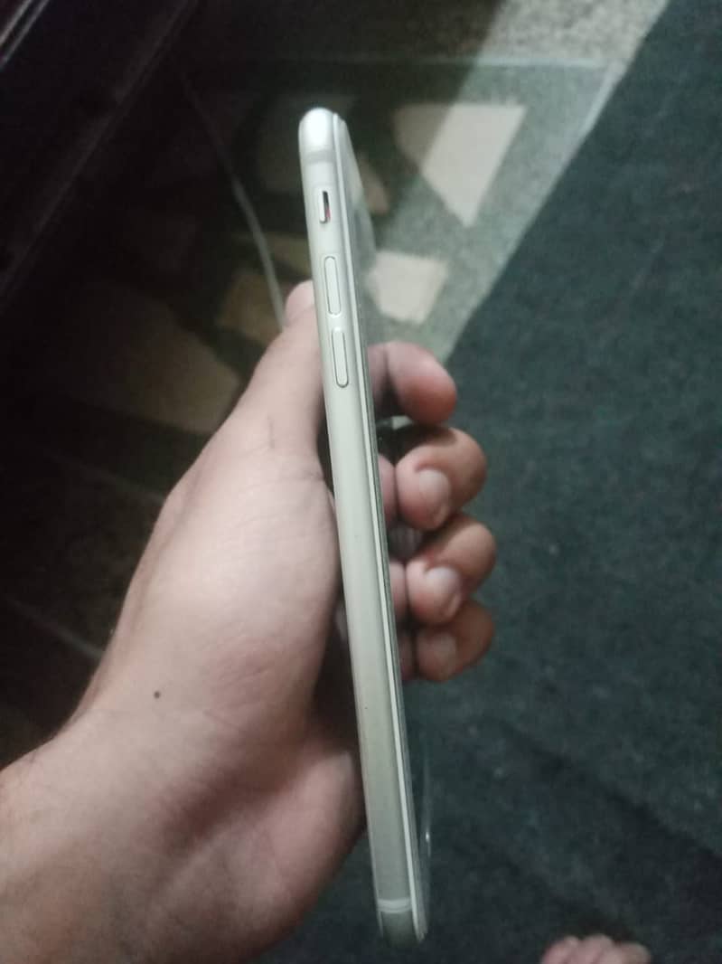 I phone 8+ white beauty 3