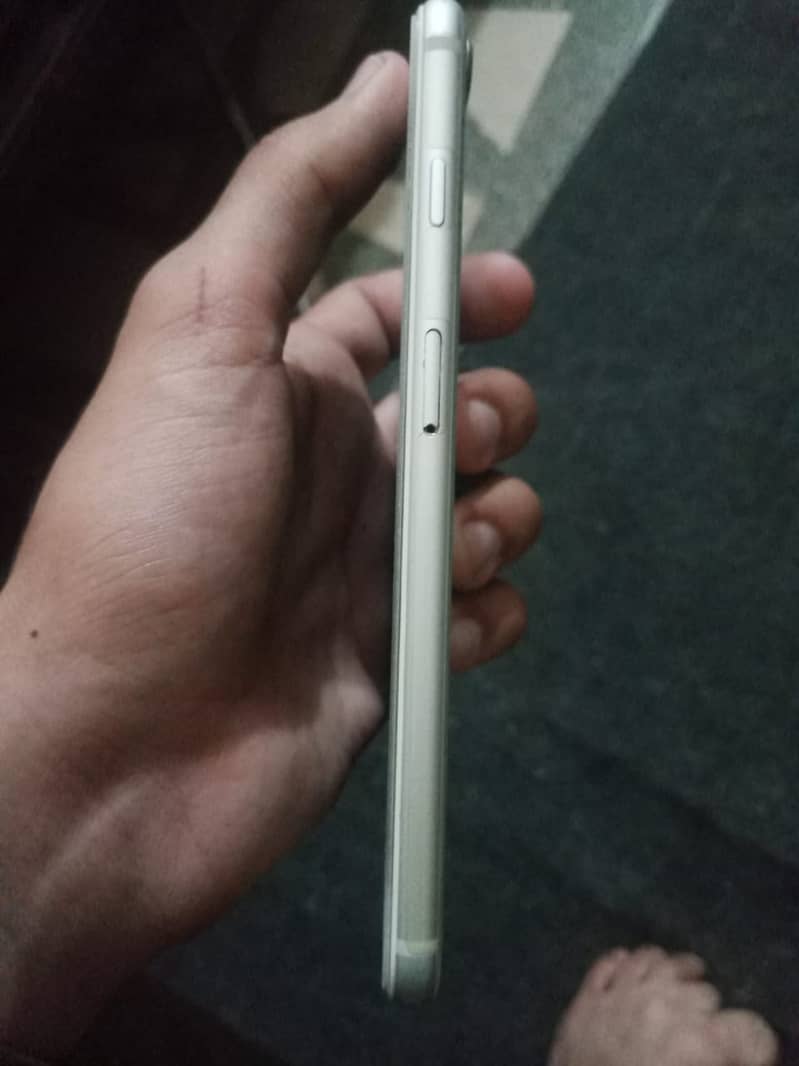 I phone 8+ white beauty 5