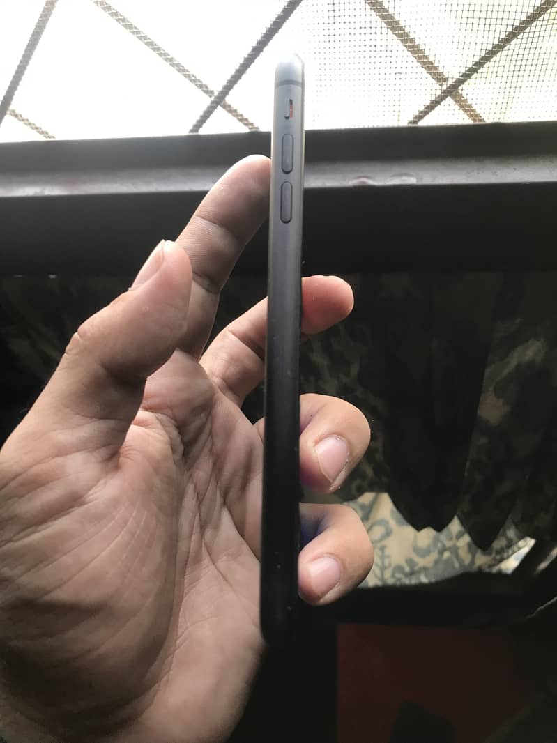 Iphone 11 jv 64gb black color 2