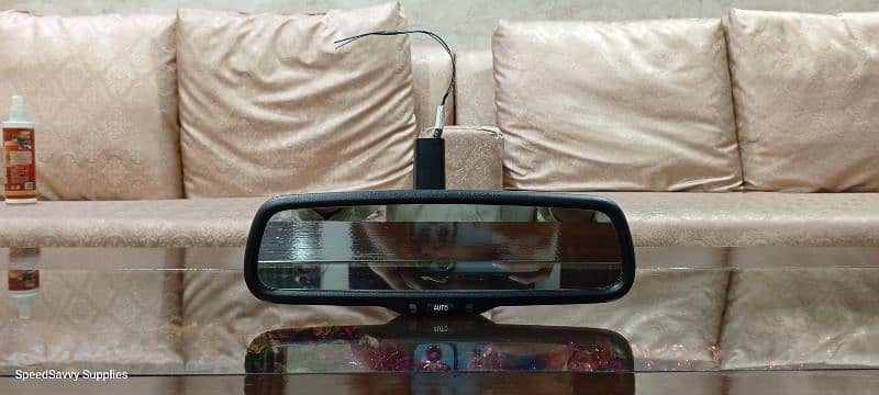 Auto Dimming Rear View Mirror 1