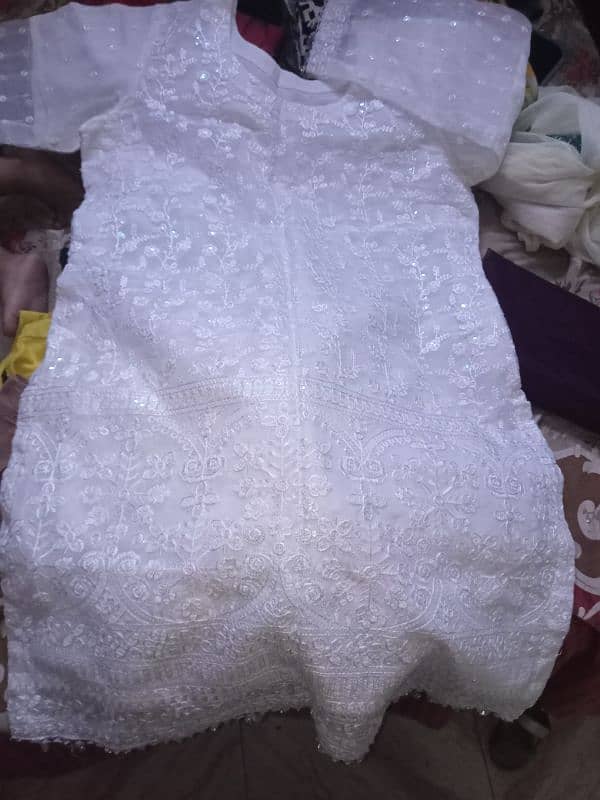 white colour beauty full dres 0