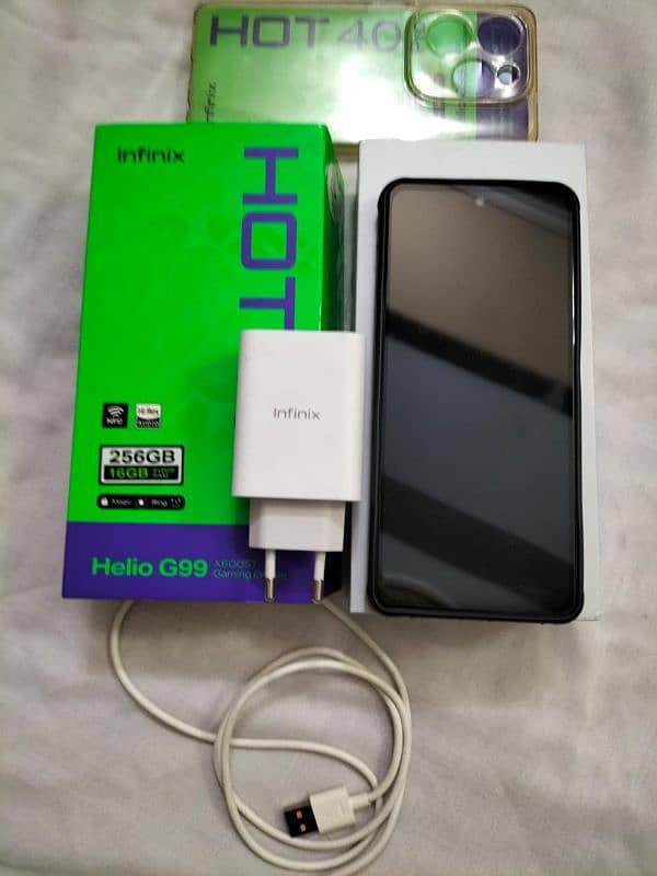 Infinix hot 40 pro 256 for sell warranty remaining 6 months 2