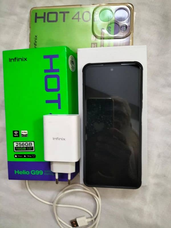 Infinix hot 40 pro 256 for sell warranty remaining 6 months 7