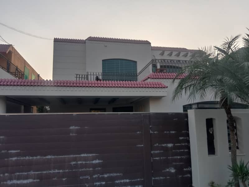 1Kanal Beautiful Good House Available For Sale DHA Phase 4 0