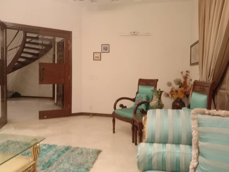 1Kanal Beautiful Good House Available For Sale DHA Phase 4 9