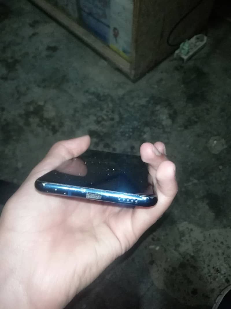 lg v 30 . . pubg 60 fps. . . SIM working. . with back cover. . 4