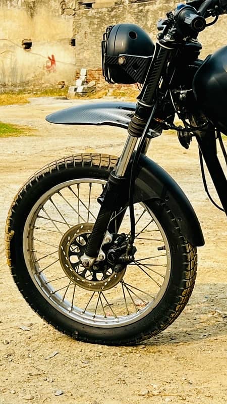 Suzuki GS 150 (Scrambler) 2