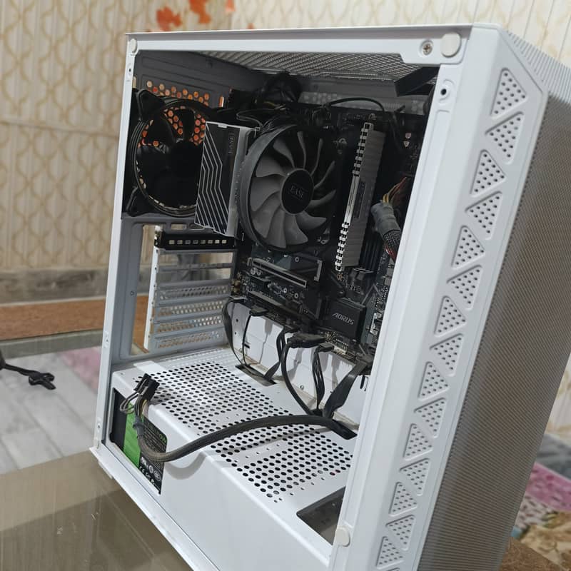 Ryzen 5600 with Rx 6600 gaming pc 16