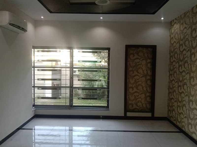 1Kanal Beautiful House Available For Sale DHA Phase 3 2