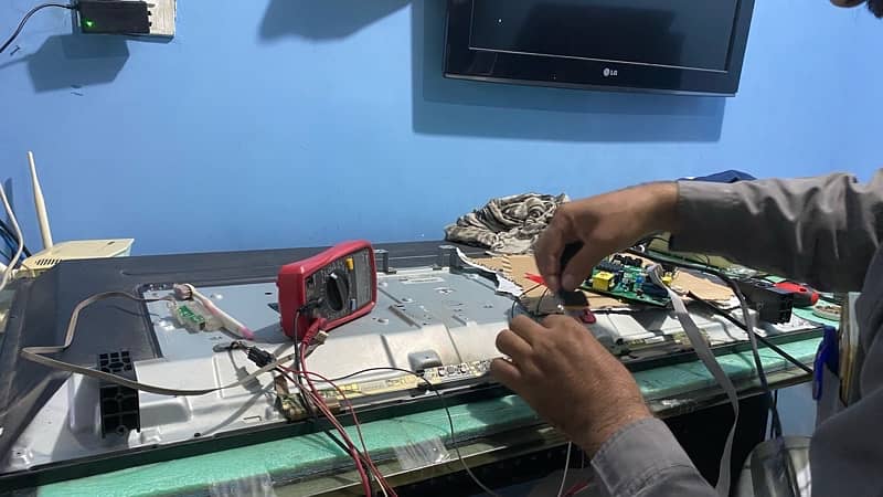 LCD & LED repairing in Bahria Town Lahore Best electronic engineer 10