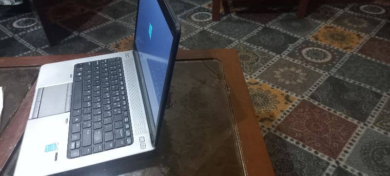 hp g1 proBook i3 4th gen, 12 gb ddr4 ram 500 gb hhd. 2