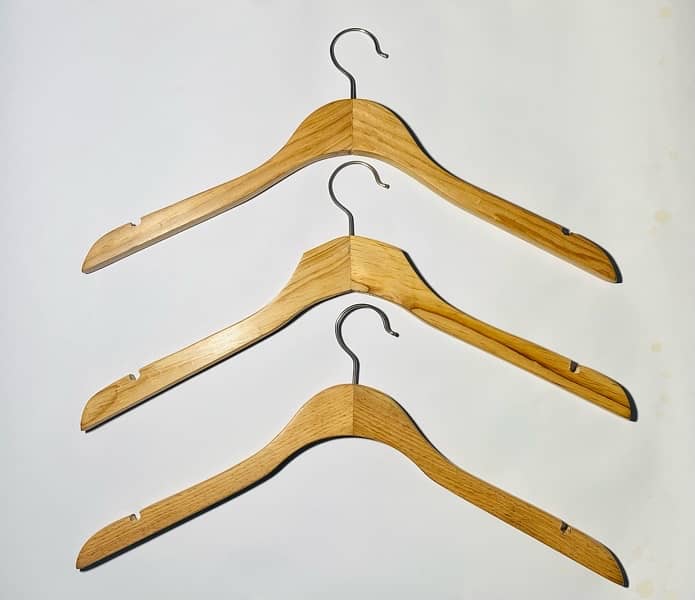 wooden hangers |Top quality |New|pro | boutique 4