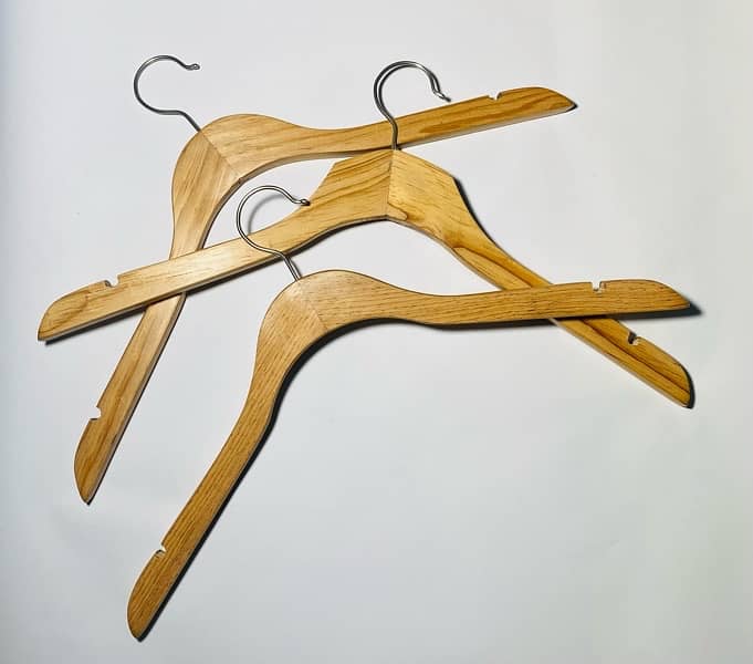 wooden hangers |Top quality |New|pro | boutique 5