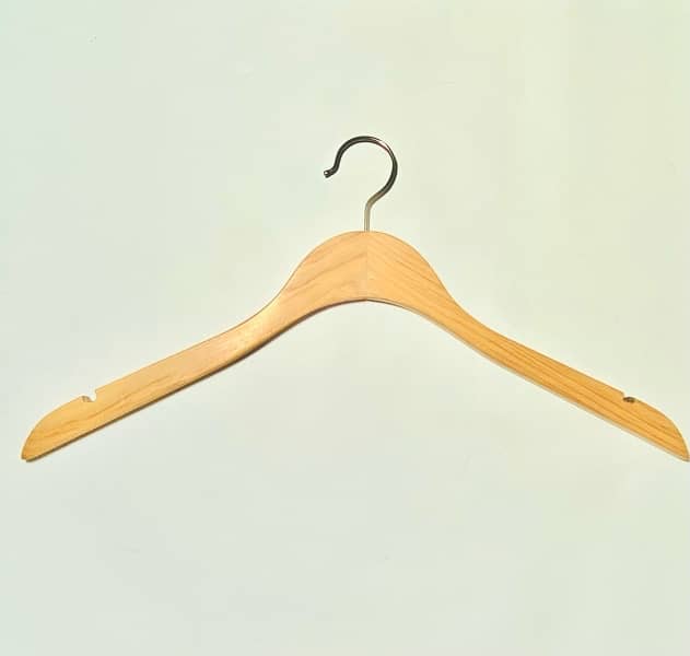 wooden hangers |Top quality |New|pro | boutique 13