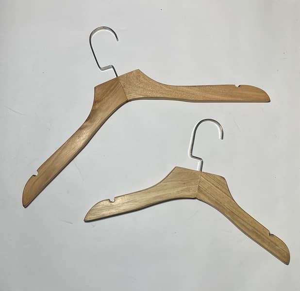 wooden hangers |Top quality |New|pro | boutique 18