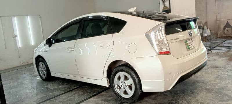 Toyota Prius 2011 6